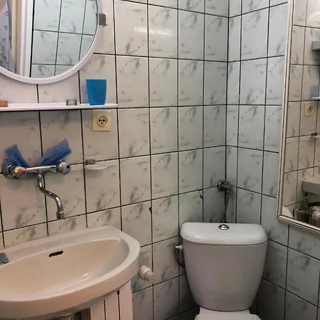 アパート Azyl - Kazdy Z Wlasna Kuchnia I Lazienka