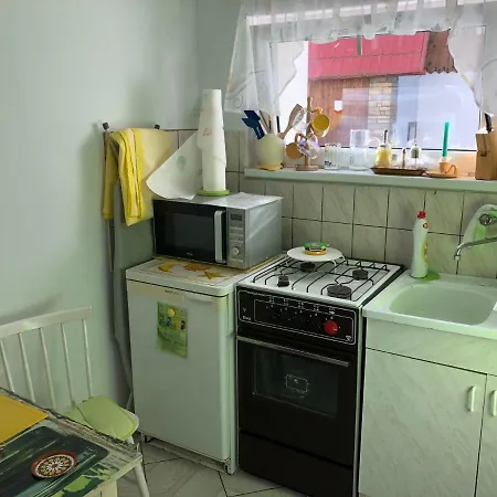 Azyl - Kazdy Z Wlasna Kuchnia I Lazienka