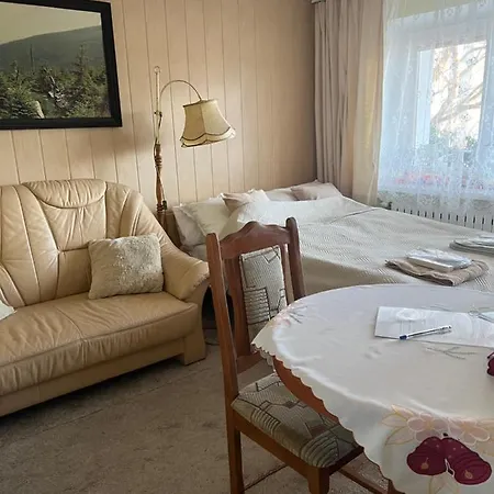 Apartment Azyl - Kazdy Z Wlasna Kuchnia I Lazienka