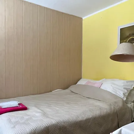 アパート Azyl - Kazdy Z Wlasna Kuchnia I Lazienka