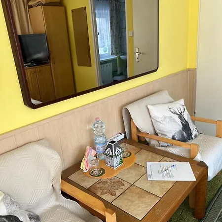 アパート Azyl - Kazdy Z Wlasna Kuchnia I Lazienka *