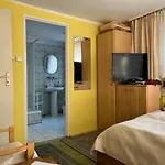 Apartment Azyl - Kazdy Z Wlasna Kuchnia I Lazienka