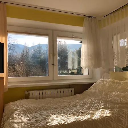 Azyl - Kazdy Z Wlasna Kuchnia I Lazienka شقة