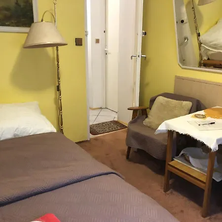 Azyl - Kazdy Z Wlasna Kuchnia I Lazienka شقة *