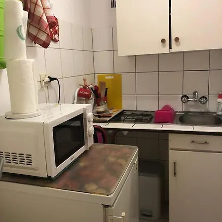 Azyl - Kazdy Z Wlasna Kuchnia I Lazienka شقة