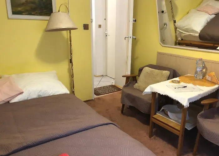 Azyl - Kazdy Z Wlasna Kuchnia I Lazienka 公寓 *