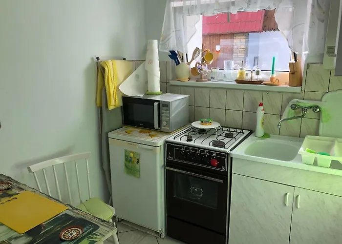 Azyl - Kazdy Z Wlasna Kuchnia I Lazienka