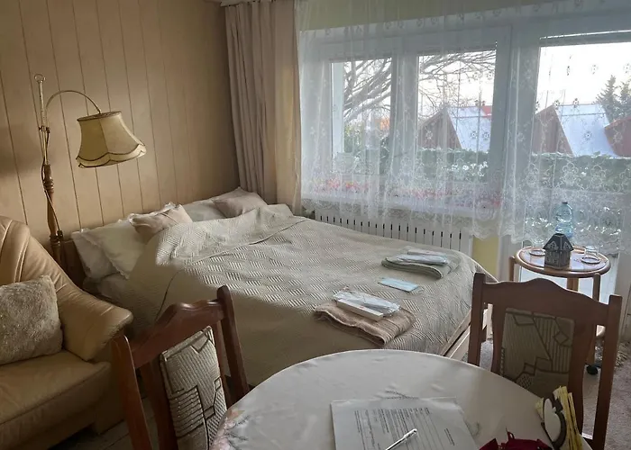 Azyl - Kazdy Z Wlasna Kuchnia I Lazienka 公寓