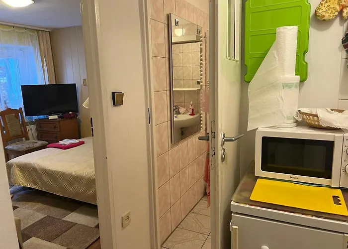 Azyl - Kazdy Z Wlasna Kuchnia I Lazienka 公寓