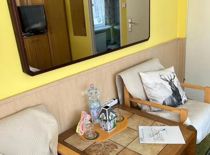 公寓 Azyl - Kazdy Z Wlasna Kuchnia I Lazienka *