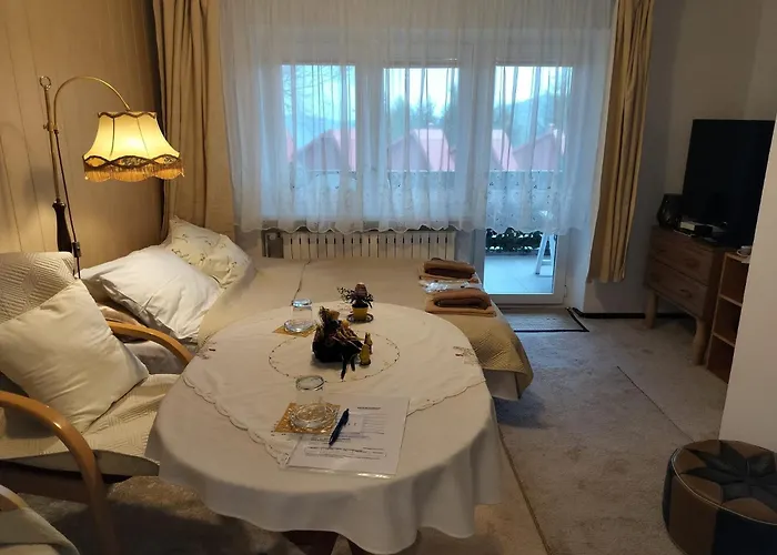 Azyl - Kazdy Z Wlasna Kuchnia I Lazienka * 卡尔帕奇